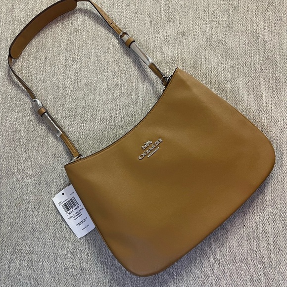 Coach Tan Leather “Penelope”  Shoulder Bag new and Mint! Retails @ $350 - Picture 1 of 16